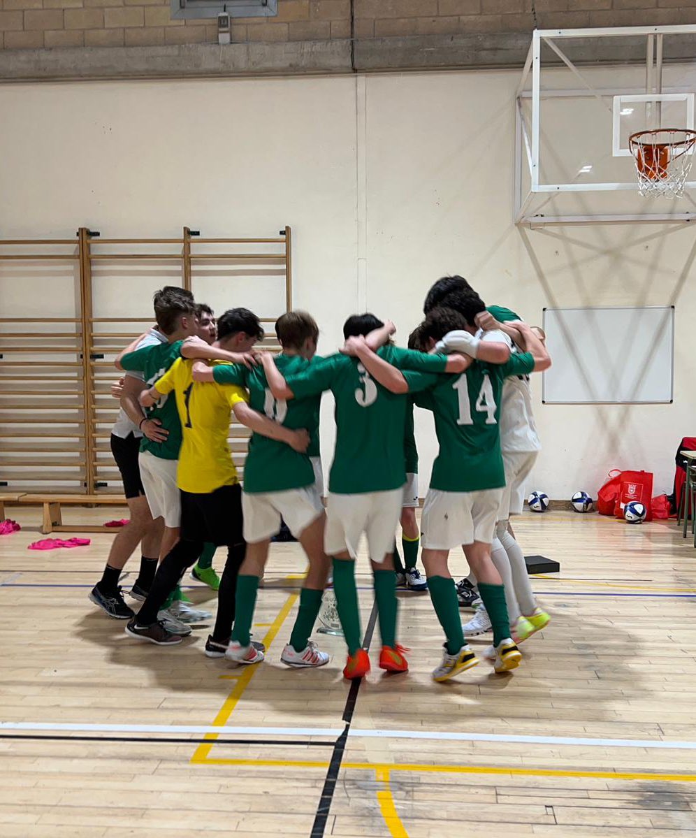 El Cadete A se impuso ayer en la final de la Copa por 6-2 ante un muy buen <a href="/Cintruenigofs/">CINTRUENIGO FUTBOL SALA</a> 💚🥇

Tras la victoria, nuestros chicos lograron el "doblete" y ya se preparan para el Campeonato de España que disputarán este finde semana en Valladolid 🏆🇪🇸🔜
#SomosSanJuan #aupasanjuan