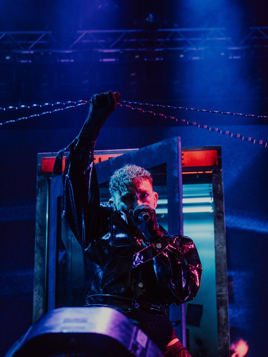 CiaraHillyer's tweet photo. #yearsandyears at #lovesavestheday 🩵💙🤍 

@yearsandyears https://t.co/PL1ICWrKzq