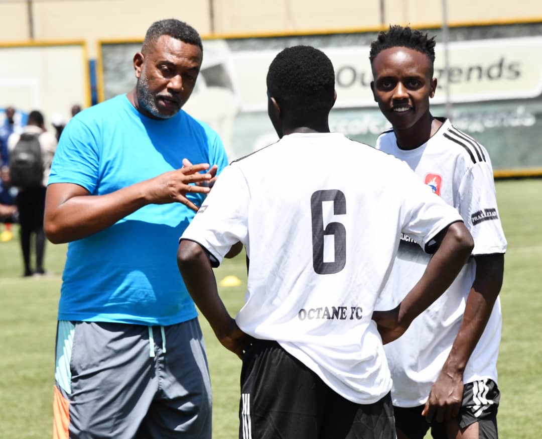 Desert Locusts tweet media