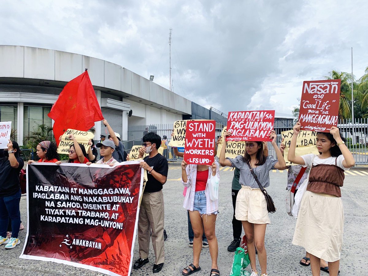 LouisePinya's tweet photo. Good Food, Good Life daw pero Wyeth-Nestlé mismo ang pumapatay sa 145 workers na iligal nila tinanggalan ng trabaho.
Dagdag pa sa gutom at kahirapan ng mga manggagawa ay tinatanggalan pa sila ng karapatan mag union at ipaglaban ang nakabubuhay na sahod
#StandWithWyethWorkers https://t.co/Nv0PkzmLhX