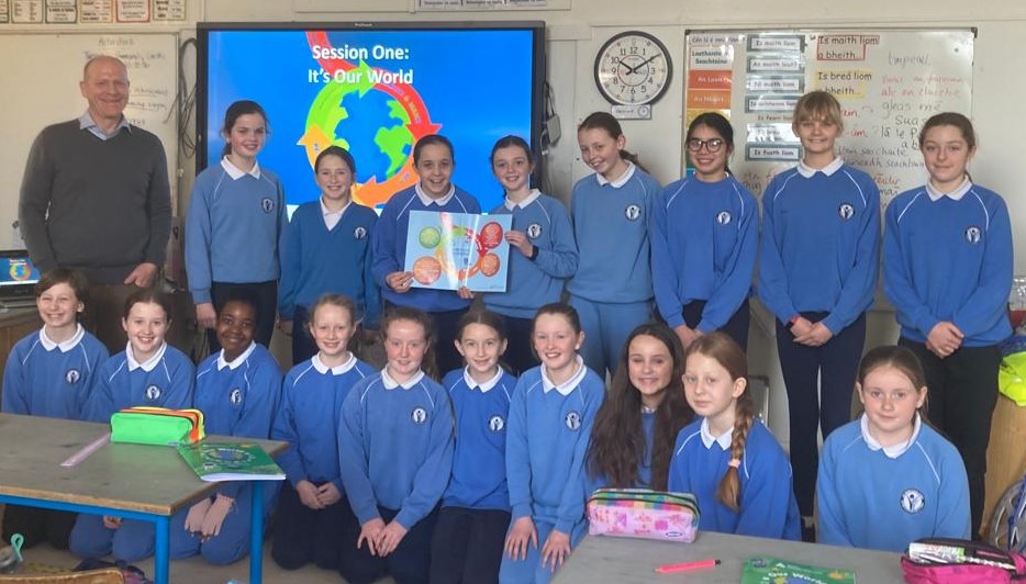 Colm O'Donovan, Janssen Sciences Ireland UC (Cork) recently delivered the ‘Our World’ programme (sponsored by @fidelity) to 5th class in St. Mary’s national school, Cobh. Students had great fun designing a mobile app and learning how to problem solve. #BelieveinScience