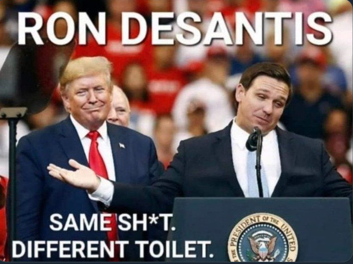 Can you imagine looking at either of these creepy dictator wannabes and saying, 
'That's the guy for me!'?!? 
#creeps #fascists #Trump #DeSantis
