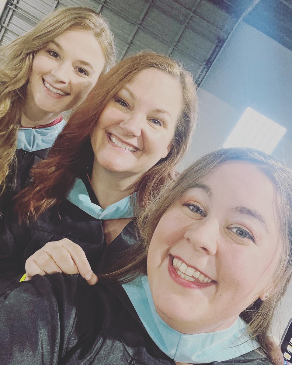 sraperez_MLCHS's tweet image. To be cliche.. Oh, the places you’ll go! I will miss this group fiercely. Now go on and do great things! Congratulations #Classof2023 You did it!! 

@MLCTitanNation