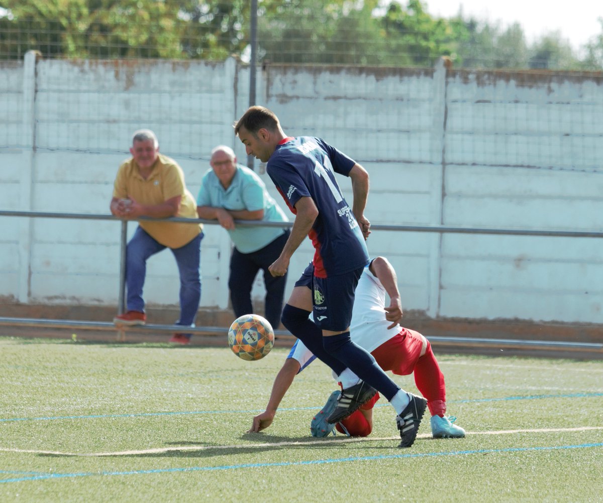 Ravage_PvP's tweet photo. La redonda vuelve a sonreír...ASCENSO T 22-23 🤟🥳🥳 @CFAlcanar  🩷🩵 https://t.co/r1aVw9XDKh