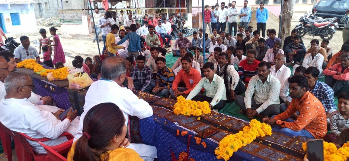 mpsudhirgupta's tweet photo. #मोदी_सरकार के सफलतम 9 वर्ष पूर्ण होने पर महाजनसंपर्क अभियान शुभारंभ के दौरान !
आज संसदीय क्षेत्र की गरोठ विधानसभा के ग्राम भीमपुरा में जनसभा को संबोधित कर केंद्र एवं राज्य की कल्याणकारी योजनाओं के बारे में चर्चा की।
#9YearsOfSeva https://t.co/gWuI8BDLfh