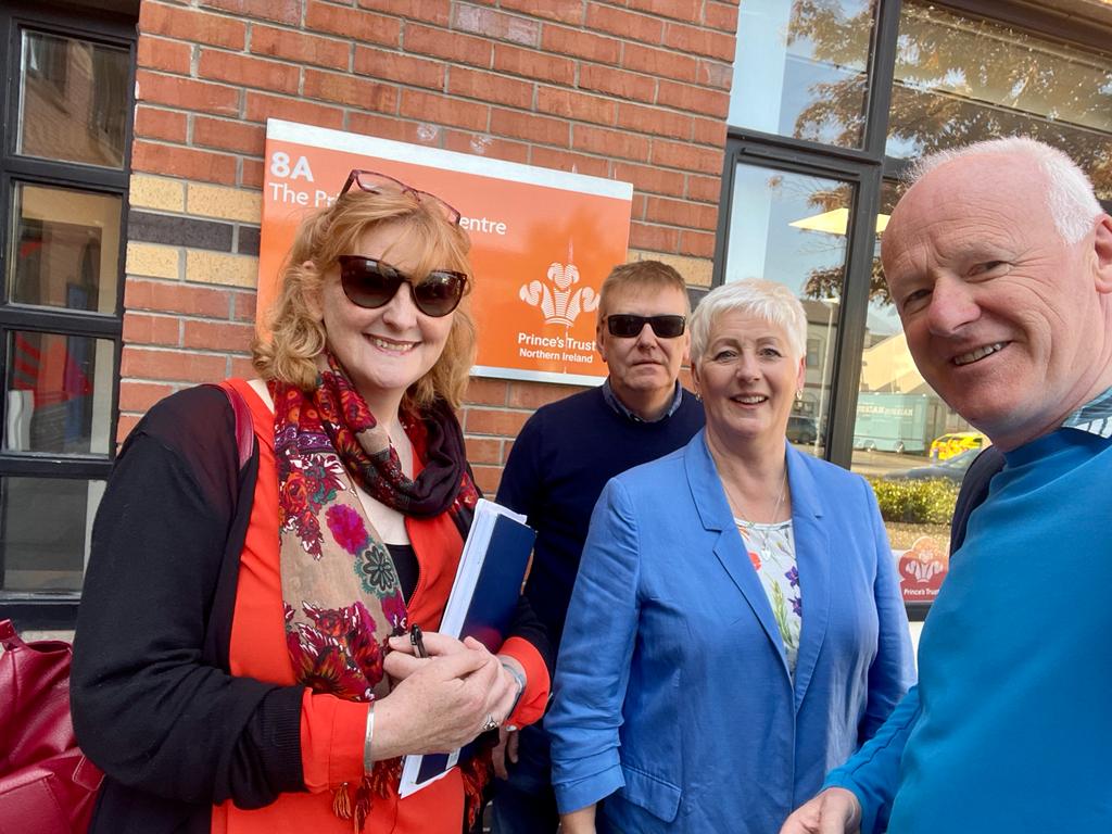 First day for the @PrincesTrust #makingitinmedia project sponsored by <a href="/antanddec/">antanddec</a> Really looking forward to working with a great group of young people <a href="/visionworkstv/">Visionworks Television</a> <a href="/kirstieradio/">Kirstie McMurray</a> <a href="/ryanhand/">Ryan Hand</a> guests today