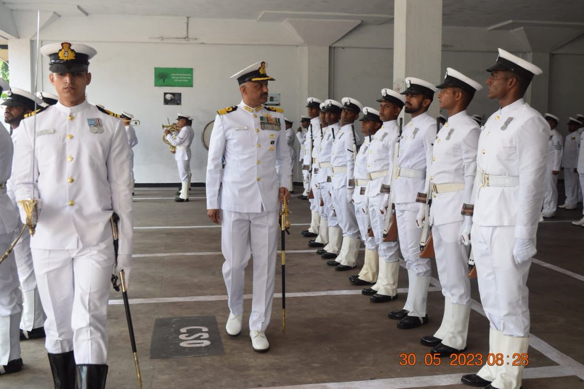 IN_HQENC's tweet image. #ChangeOfCommand
Cmde Rajneesh Sharma took over as Naval Officer-in-Charge, #AndhraPradesh from Cmde M Goverdhan Raju, NM at a Ceremonial Divisions held at Naval Base, #Visakhapatnam today.
 @indiannavy @IndiannavyMedia @PRO_Vizag @pibvijayawada