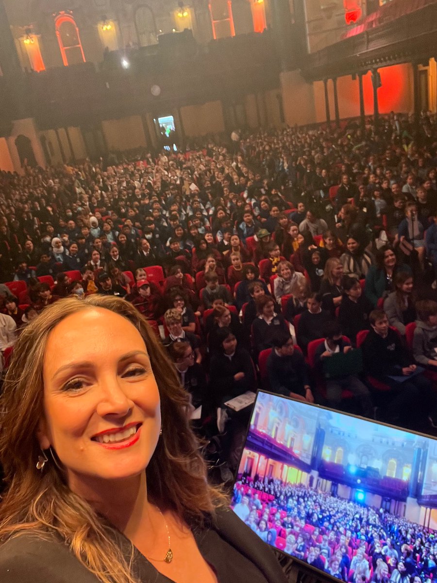 Forever grateful for this experience! Thank you @SydWritersFest & all organisers, crew, volunteers, booksellers, teachers, students & fellow authors who helped make this magic happen. My heart is full 💙
#sydneywritersfestival #loveozmg