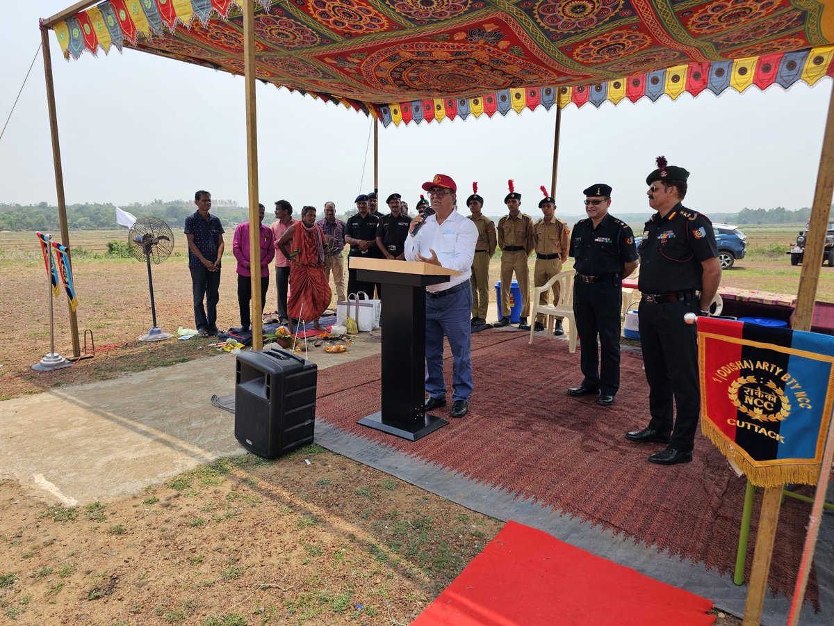 OneODArtyBtyNCC's tweet photo. Ground breaking ceremony organized by #NCCCuttackGp for #TrgAndCamping. DyDG NCC Odisha Cmde J Suresh presided &amp; DisttCollector Dr B S Chayani was Chief-Guest. GpCdr Col R Kapoor complimented LtCol SP Otta, #OC1ODAtryBty  for #HistoricMoment
@kalinga_sagar @utkalpride @HQ_DG_NCC https://t.co/wKYUqc1vVA