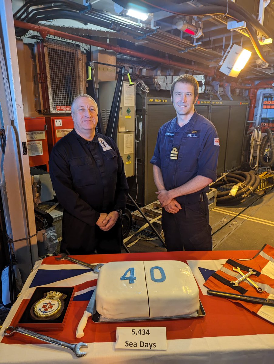 Congratulations to KENT's Chief Stoker, CPO Musselwhite, for completing 40 years in the Navy, with 5,434 sea days done...and counting! #Invicta @RN_engineers