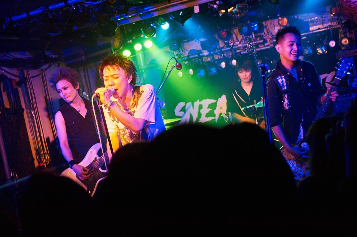 SneakinNuts's tweet photo. LIVE PHOTO
2023.5.27(Sat)@下北沢ろくでもない夜『LAST ONEMAN LIVE』

Photo @natsumiiiiiiI7 https://t.co/i58GrfgIho