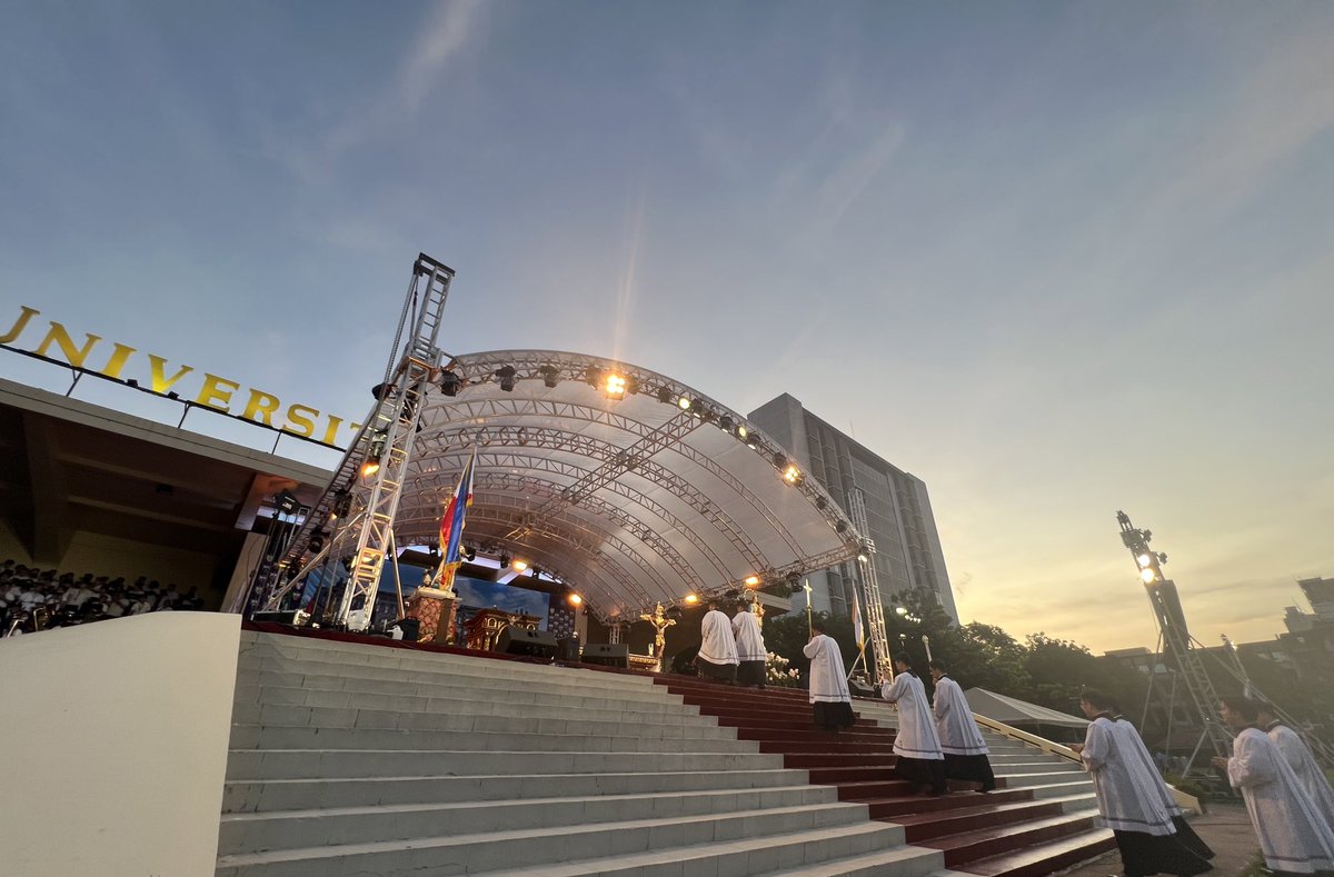 ust_csc's tweet photo. The Eucharistic Celebration is presided by the University’s Rector, Rev. Fr. Richard G. Ang, O.P., officially commencing of the Baccalaureate Mass.

#USTBaccMass2023
#ExperienceExcellenceWithCSC https://t.co/S0i7bZC6lR