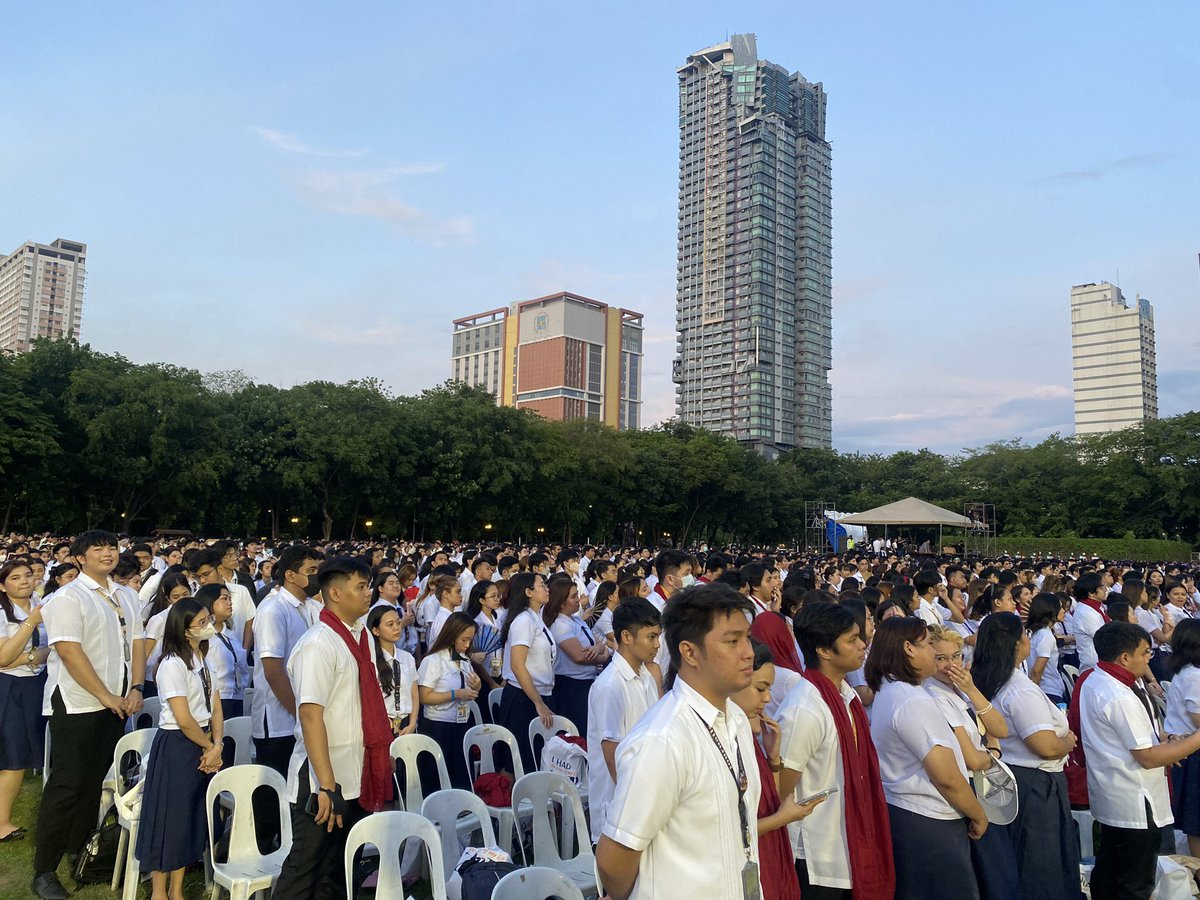 ymansiii's tweet photo. NOW: There are 9,473 overall graduating students for the Batch 2023.

The Faculty of Arts and Letters tagged as the highest to produce graduates with 1,063 students

#USTBaccMass2023
#ABTheFlame | @abtheflame https://t.co/spRmQ6Kv6A