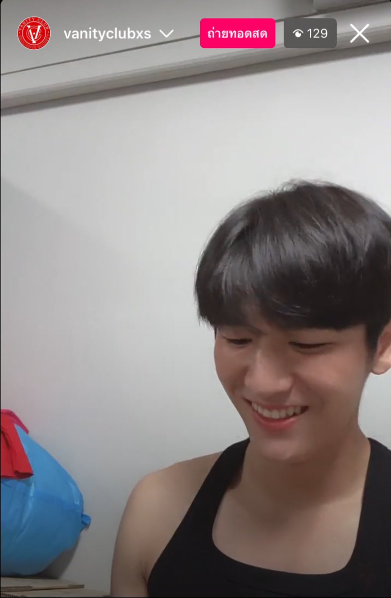 พ่อค้ารูปหล่อหน้ามนนามว่ามอสหลงมาแล้ว มาเอฟเสื้อกัน!!

📍: instagram.com/vanityclubxs/l…

( #moslhong #Vanityclubxs )