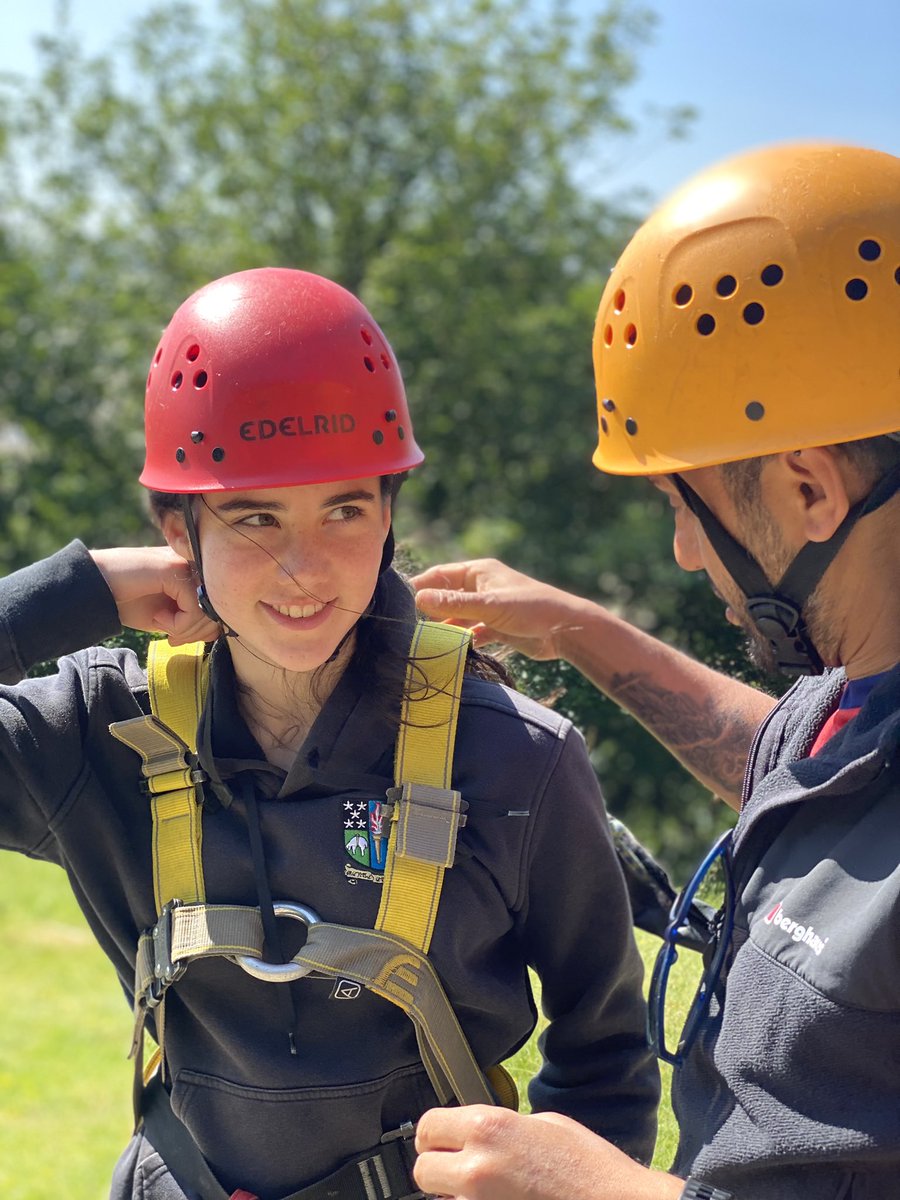 MrsJSciencePHS's tweet image. Tackling the terrifying trapeze and tackling our fears! So proud of these guys. @PHSparents @PeeblesHigh @AberdoveyCentre
