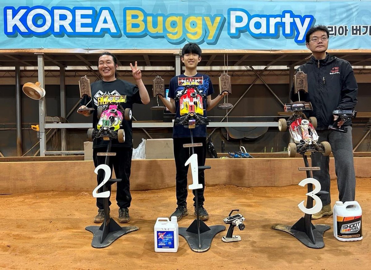 HyunKyu Jung with FX K303 wins at 1st Korean Buggy Party. 👏
Great result, congratulations.

#FXengine #RCcar #RCCars