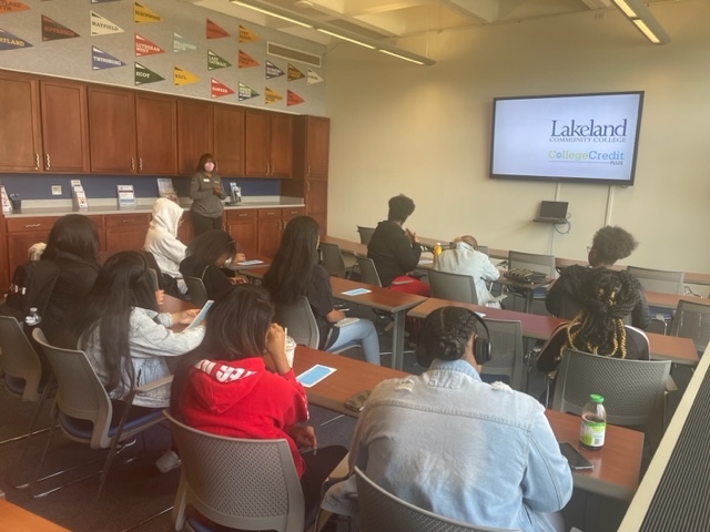 🏫 Last week, our Spartans visited @LakelandCommCol and got a first-hand look at what college life is like for a Lakeland Laker! #RHSpartanPride