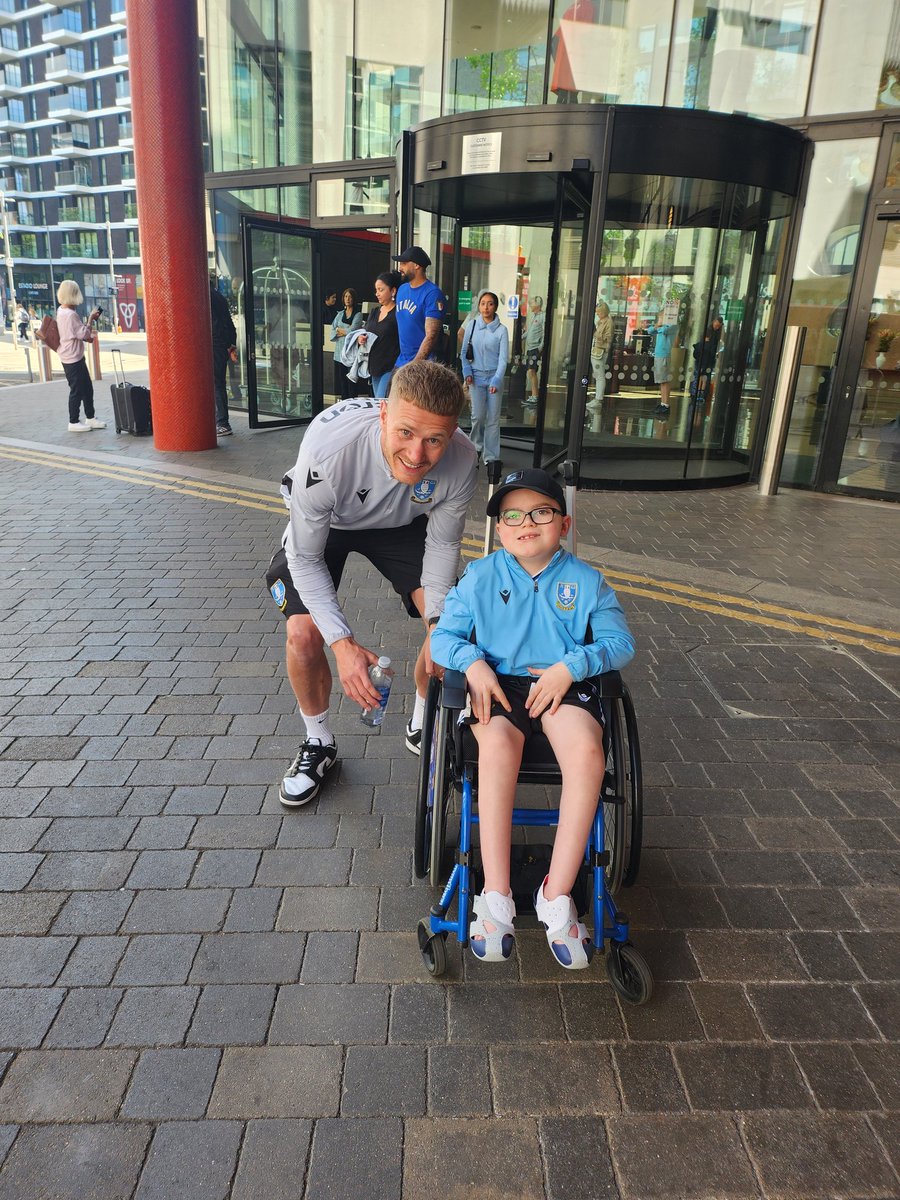 Thanks for taking time @smudga17 see you at the parade 🦉 #swfc