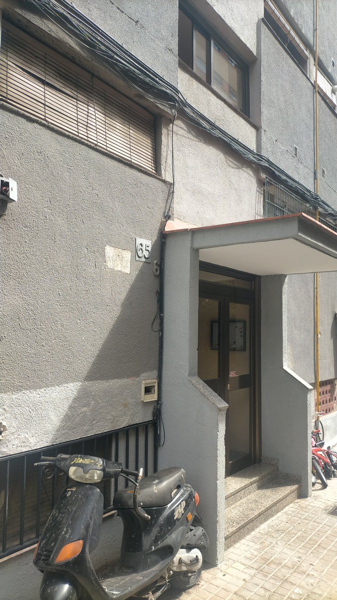 LaMeriHabitat's tweet photo. Victoria Sunday i el seu fill menor volen viure al barri de Ciutat Meridiana. BUDMAC INVESTIMENTS S.L.U. no vol pactar un lloguer social. Prou ja!!!
@gencat @bcn_ajuntament https://t.co/6NEEYYF8nR