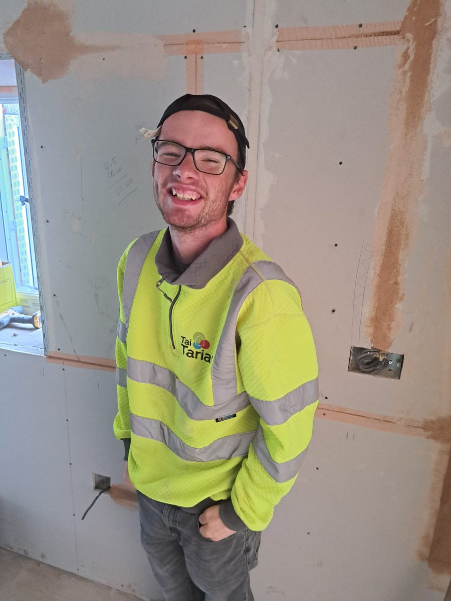 TheCiiUK's tweet photo. Last week, one of our past participants came to visit us. Connor joined our project last year in Glynneath with a passion for landscaping and groundwork. He wasted no time looking for employment and was successful with a place at The Copper Foundation with @TaiTarian https://t.co/ed9GrtRWG6