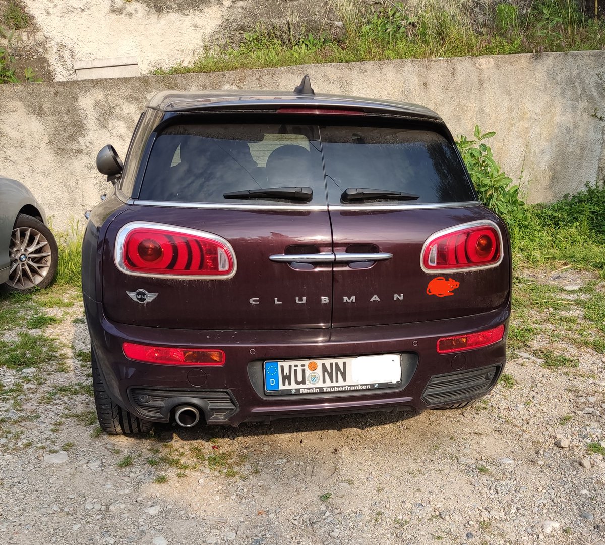 pedrr's tweet photo. Quizfragen, welches Geräusch macht da Auto beim Fahren?

...

Wünnn wünnn

Geht gleich wieder. https://t.co/FpGMB0h6aw