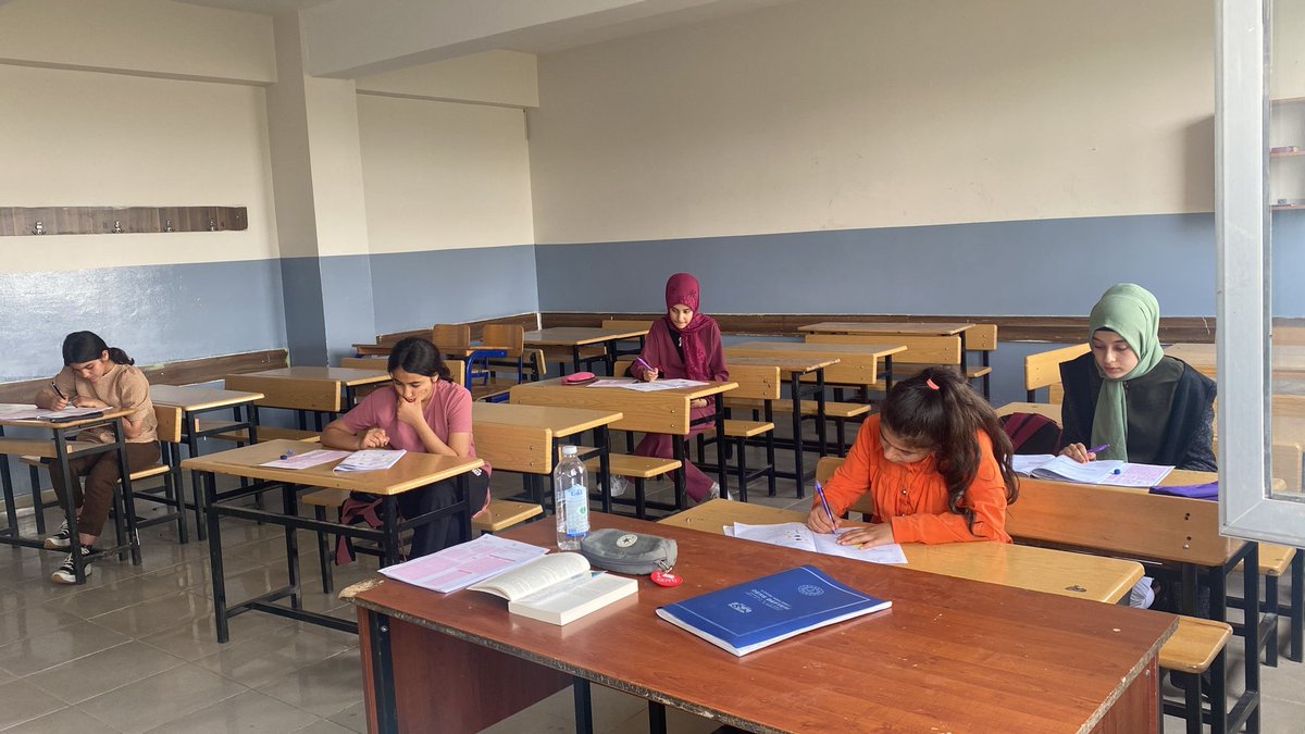 2022-2023 Eğitim öğretim yılı LGS sınavında sona doğru gelmekte iken İlçemiz genelinde tüm Orta okullarımız da  LGS deneme sınavına gerçeklestirildi.Okulumuzda öğrenim gören 8.sinf öğrencilerimizde denemeye katılarak istikrarlarini göstermiş oldular.