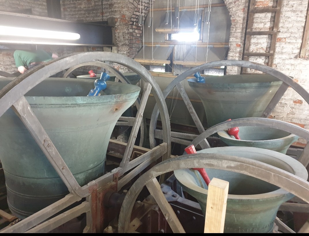 BellsChelmsford's tweet photo. The bells will be ringing "open" for the funeral service of one of our former #bellringers and Steeple Keeper at @CCathedral ahead of the service at 1pm today. https://t.co/Gau4Dhp3wB