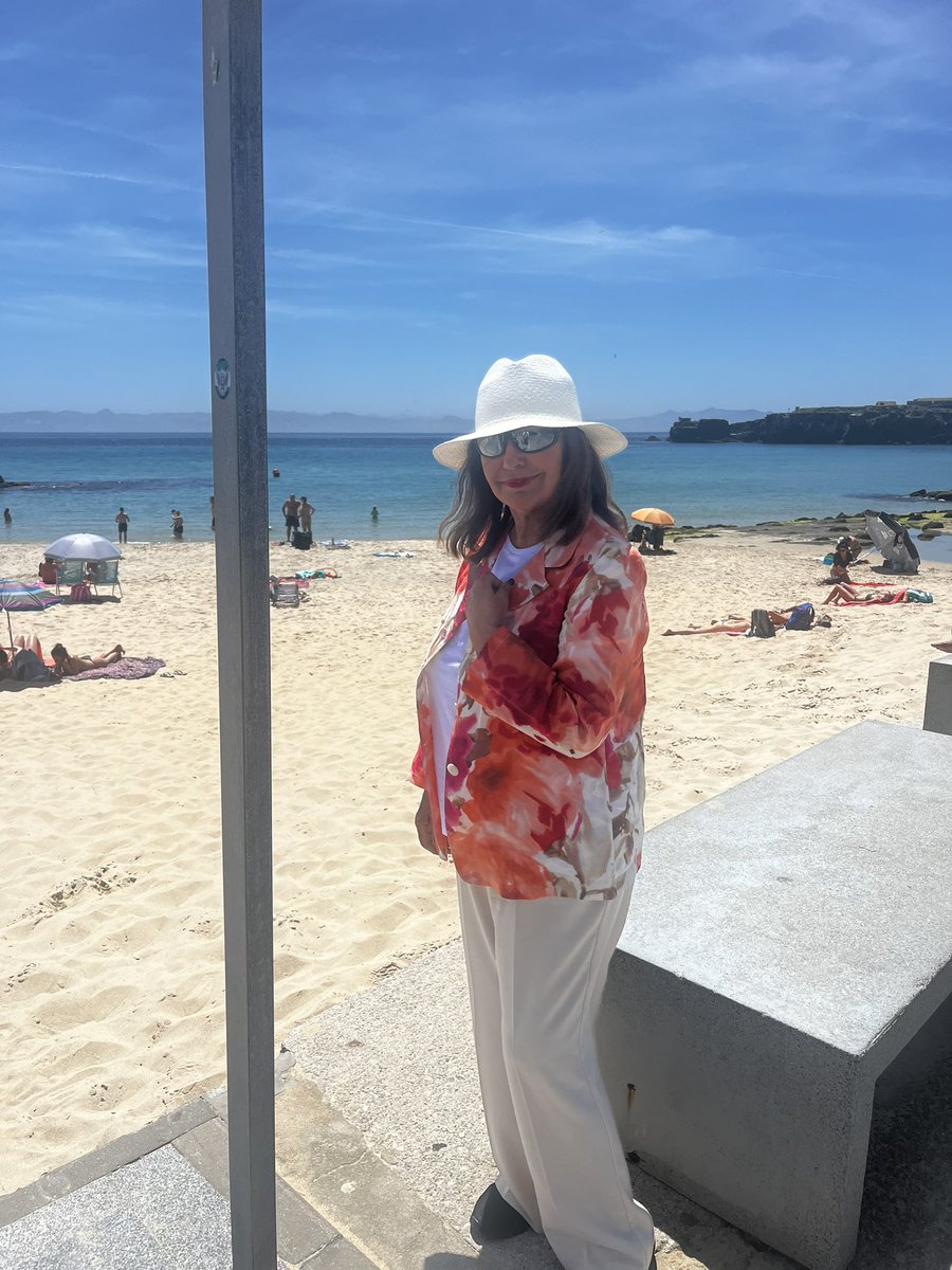 esperanzagracia's tweet photo. Me inquieta, atormenta y perturba que haya que votar  en julio con las temperaturas extremas que nos esperan... https://t.co/5d9RWW0UXi