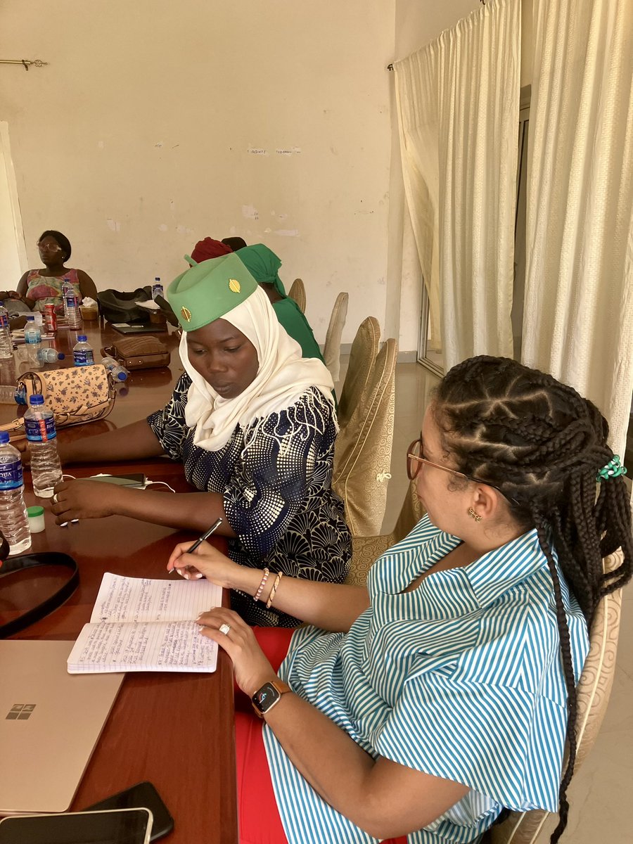 thewoman_boss's tweet image. We&apos;re thrilled to be back in Mansa Konko, continuing our journey with the #WomenEntrepreneurs of #TheWomanBoss #AcceleratorProgram. 💼💪🏾

In collaboration with @ITC_Gambia, as part of our coaching session we helped this women to develop their brands through pitch deck. 🎨📈