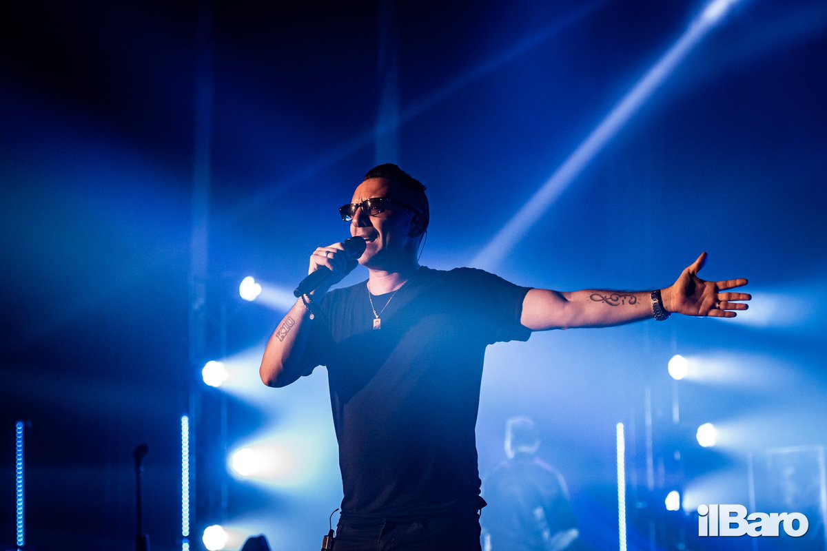 rockmoda's tweet image. Grazie Bologna, è stato bellissimo riabbracciarci dopo più di un mese con un altro sold out al Teatro Europauditorium!❤️🤩
Ci vediamo qui anche oggi, stesso posto e stessa ora, non mancate 🍀

📸 IlBaro

#Modà #ModàLive #ModàeOrchestra #Modà20 #Gioia10 #Romantici @officialFandP