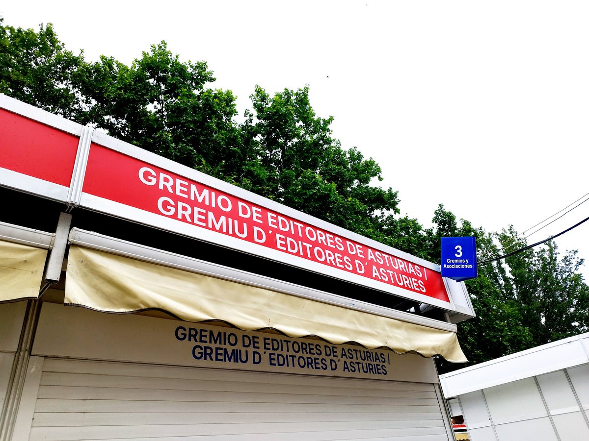 Gremiu d'Editores d'Asturies (@gremiu_edit_ast) on Twitter photo Desde el pasado viernes y hasta el domingo 11 de junio el madrileño parque de El Retiro acoge la <a href="/FLMadrid/">Feria del Libro de Madrid</a> y las editoriales asturianas estamos representadas en la #caseta003 (isla de gremios y asociaciones) del <a href="/Gremiu_Edit_Ast/">Gremiu d'Editores d'Asturies</a> con una selección de títulos de cada sello. 💙💛 Desde el pasado viernes y hasta el domingo 11 de junio el madrileño parque de El Retiro acoge la <a href="/FLMadrid/">Feria del Libro de Madrid</a> y las editoriales asturianas estamos representadas en la #caseta003 (isla de gremios y asociaciones) del <a href="/Gremiu_Edit_Ast/">Gremiu d'Editores d'Asturies</a> con una selección de títulos de cada sello. 💙💛