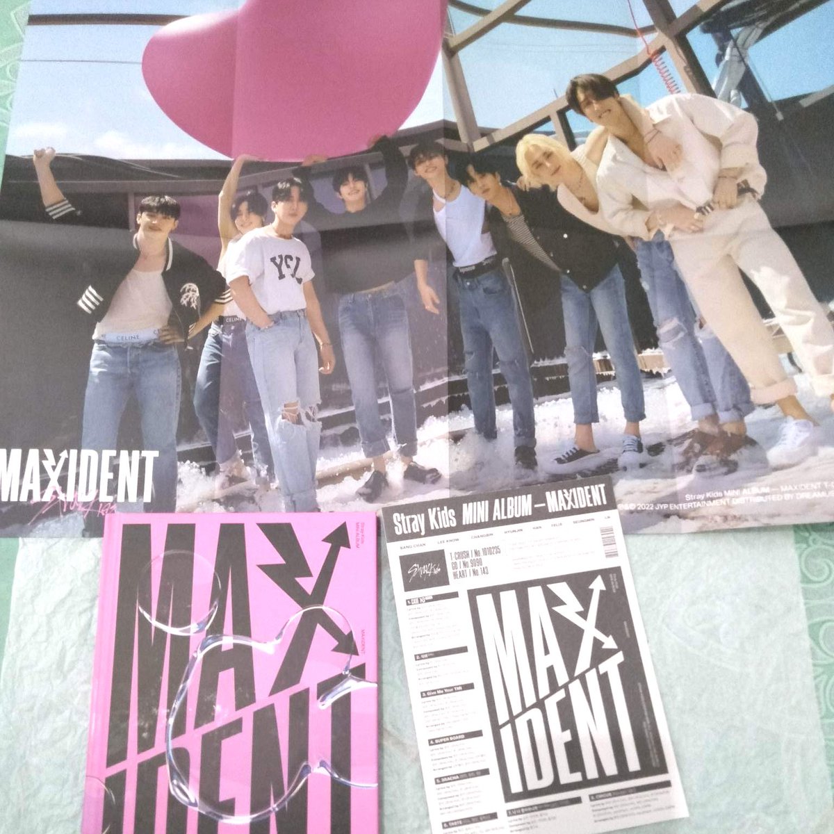 neko_hoon's tweet photo. ๐ โ #fromjongsa
thank you po sm for being a life saver that day, they (+ the sunoo pc) came safely & my cousin was very happy to receive it ๐ฅน https://t.co/eGFdVuADEt