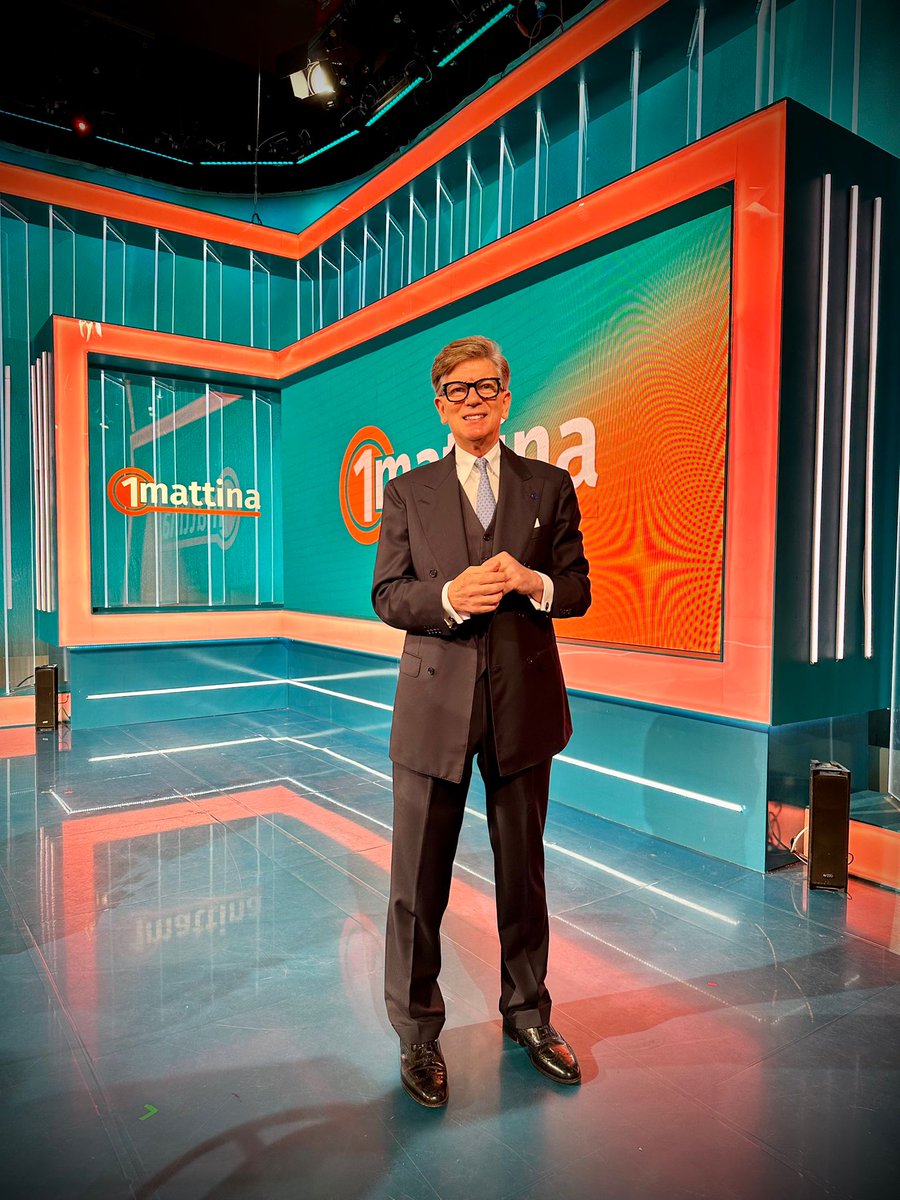 ProfRaoul's tweet photo. Sono stato ospite ad #UnoMattina su #Rai1 per parlare di #salute dentale!
➡️ Presto pubblicherò l'intervista completa, dove approfondiremo temi  molto importanti. Restate sintonizzati! https://t.co/dTV9cAqpiB