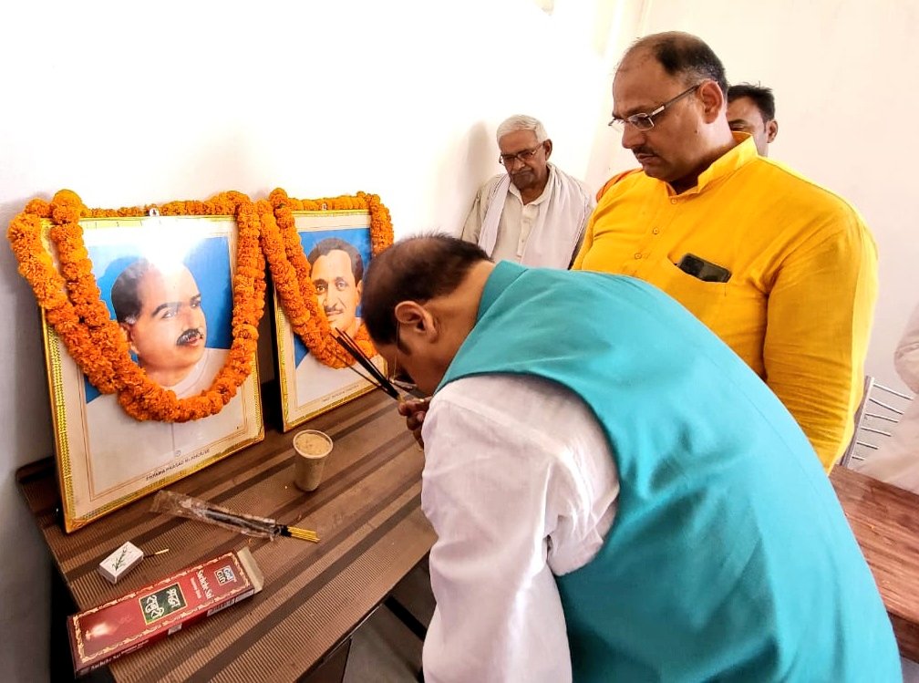 bpsarojmp's tweet photo. बी. एस. बी पैरामेडिकल कॉलेज, केराकत में मा. प्रधानमंत्री श्री @narendramodi जी के सफलतम 9 वर्ष पूर्ण होने पर 'महा-जनसम्पर्क अभियान' के अंतर्गत आयोजित' वरिष्ठ कार्यकर्ता बैठक' को सम्बोधित किया।

प्रधानमंत्री जी के यशस्वी नेतृत्व में अमृतकाल के ये 9 साल “एक भारत-श्रेष्ठ भारत”(1/2) https://t.co/6VefMjO837