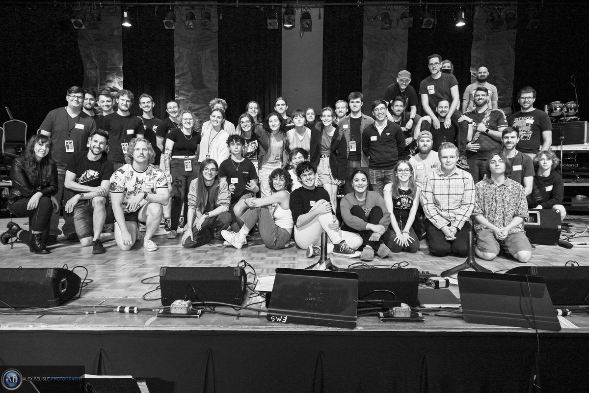 FacesLakewoodOH's tweet image. @LKWDProject @LkwdMusicboost 20th Reunion group shots: facebook.com/media/set/?van… @hankinthecivic #groupshots