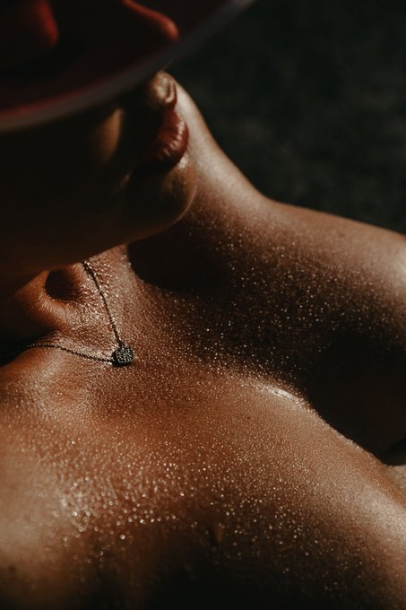 #SunsOutBunniesOut @Playboy https://t.co/zHol5SiTy2<a href="/tag/sunsoutbunniesout"class="tags">#SunsOutBunniesOut</a><a class="tags" href="/tag/playboy">@playboy</a>