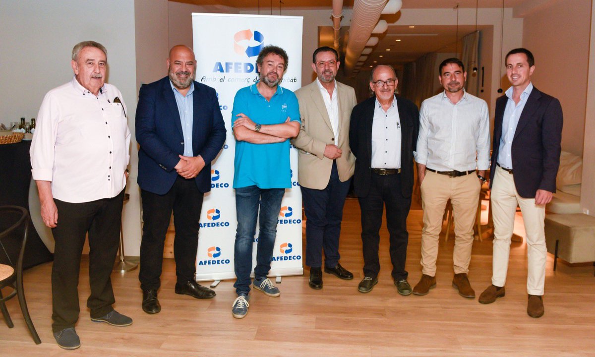 👉AFEDECO se pone a disposición de los nuevos gobernantes para mejorar la situación del comercio
👉Nuestra intención es no perder el tiempo. Cuanto antes podamos mantener las primeras reuniones antes recuperaremos el tiempo perdido
👉Mas info: federacionafedeco.es/ES/noticias/AF…