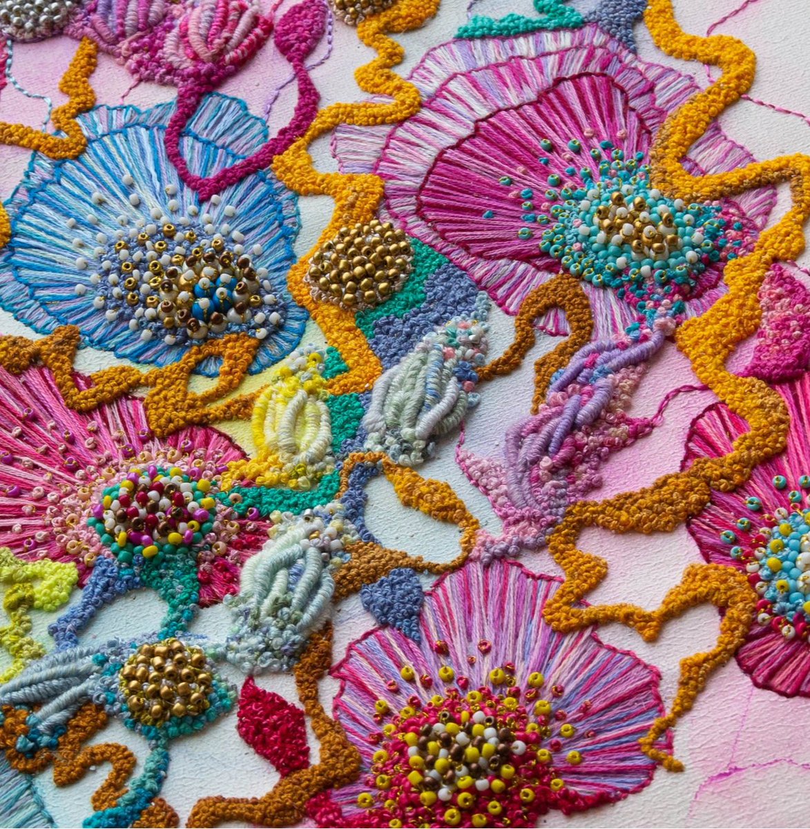 LondonEmbSchool's tweet photo. Loving this beautiful abstract embroidery by Manoela Grigorova. The exploration of bold colours and contradicting textiles through multi media is incredible!
View work: https://t.co/cAyY83gJxg
#abstractembroidery #handembroidery #multimedia #textiles #multimediatextiles https://t.co/aL8ENKVNEe