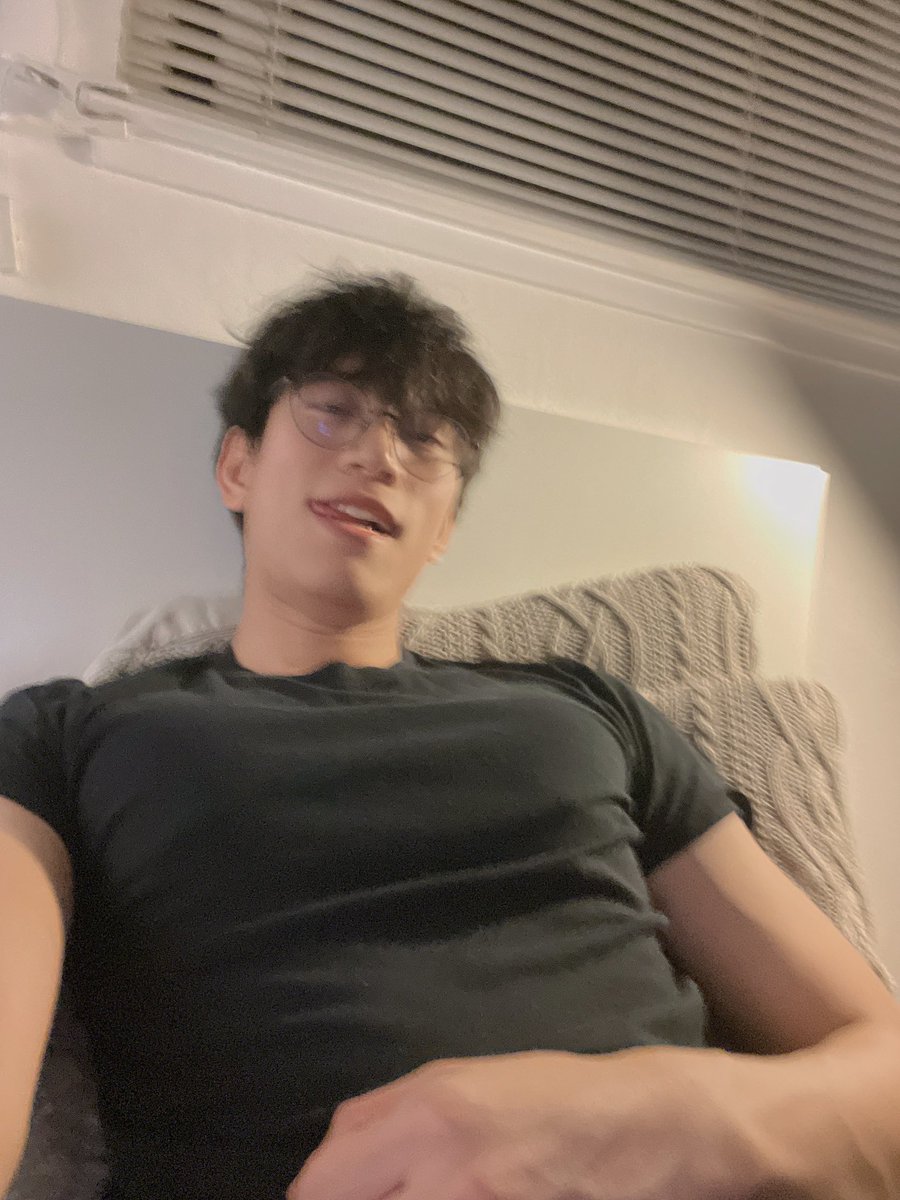 KazouKun's tweet photo. my boobas are popping https://t.co/1Z4bux12lZ