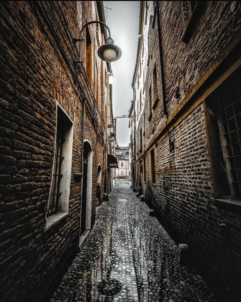 igers_Ferrara's tweet image. Buongiorno Instagramers , oggi  premiamo lo scatto di @giorgettidenis

Selezionatore :@veruv 

______
Continua ad usare il nostro hashtag #igersferrara, le tue foto e i tuoi video potrebbero essere condivisi sul nostro account nazionale @weareigersit #weareigersit
______
#iger…