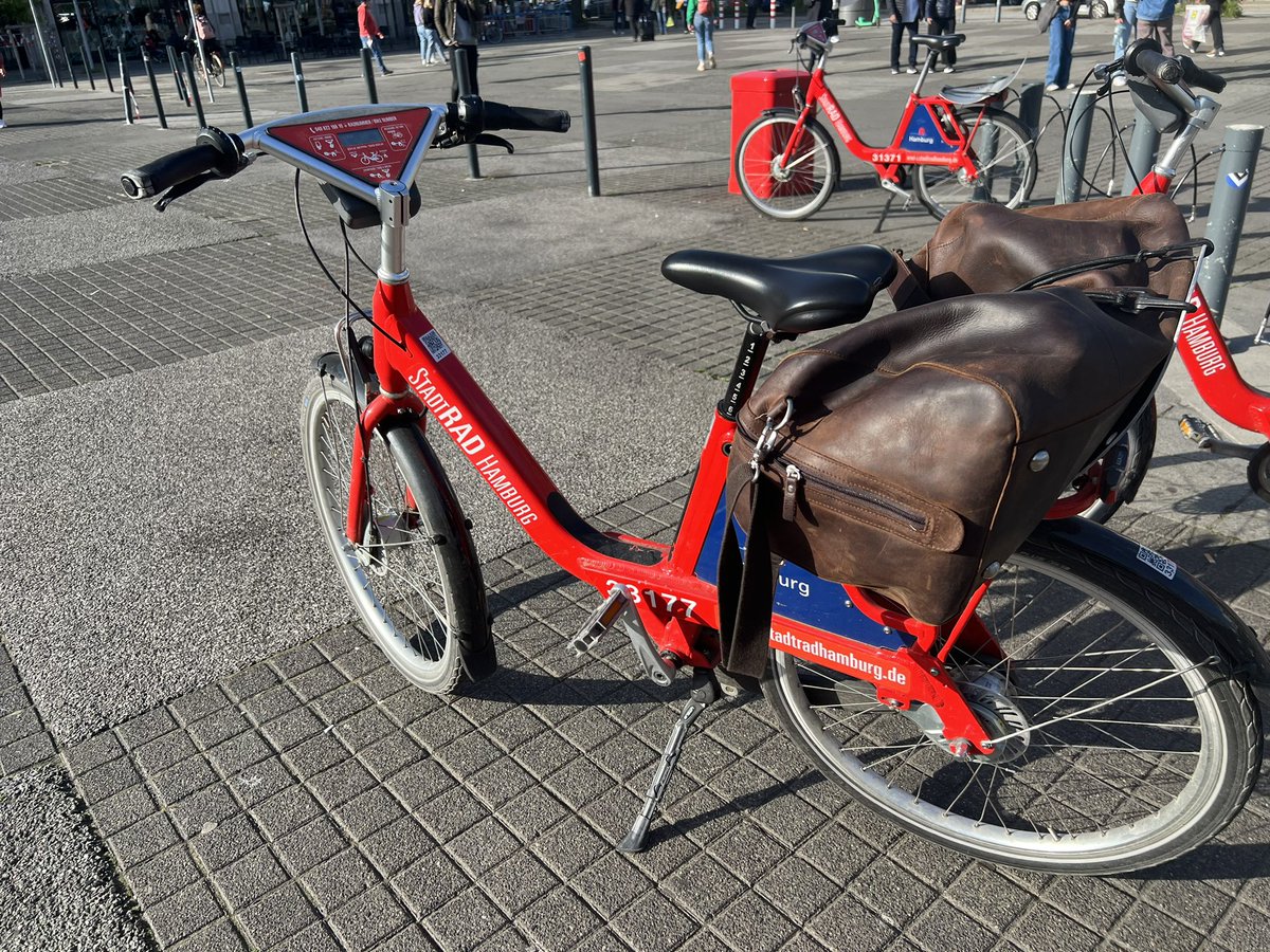 Fortbewegungsmittel heute: #StadtradHamburg.

Mit besten Grüßen an @meichborn 🚲