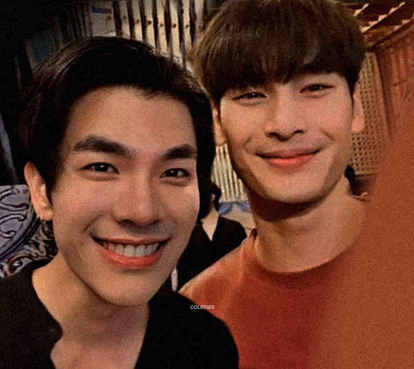 __coldties's tweet image. OMG #มายอาโป selfie 😭
