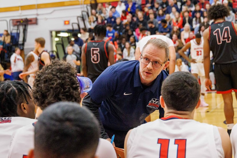 LUVoyageurs's tweet photo. We are happy to announce that Brandon Edwards has been named the head coach of our men's basketball program! Full details here:
EN: https://t.co/Czv1e5WIZQ
FR: https://t.co/b0LLdc4jIp
#fearthenoise #prideandtradition https://t.co/MTvtCcZBbb