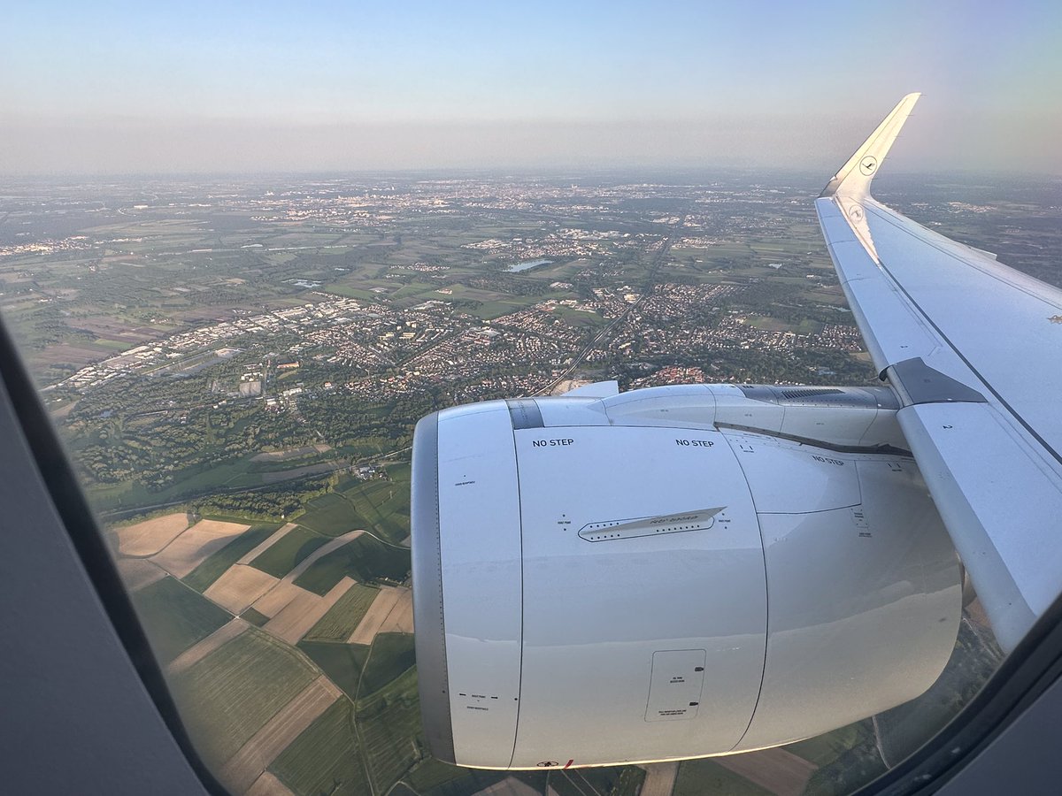 TodaysFlight's tweet image. It’s a #neo! Less than 5 months old, D-AIJH is the second youngest plane in the Lufthansa #Cityline fleet.
Nice flight from #CAG to sunny #MUC which unfortunately also marks the end to my stay on an amazing island. 
#A320neo #avgeek #Sardinia