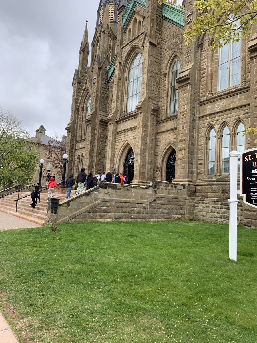smswpgofficial's tweet photo. SMS students visit St. Dunstans Basilica in Charlottetown PEI. @smswpgofficial 
#travelling 
#PEI https://t.co/laLTPlLS9B