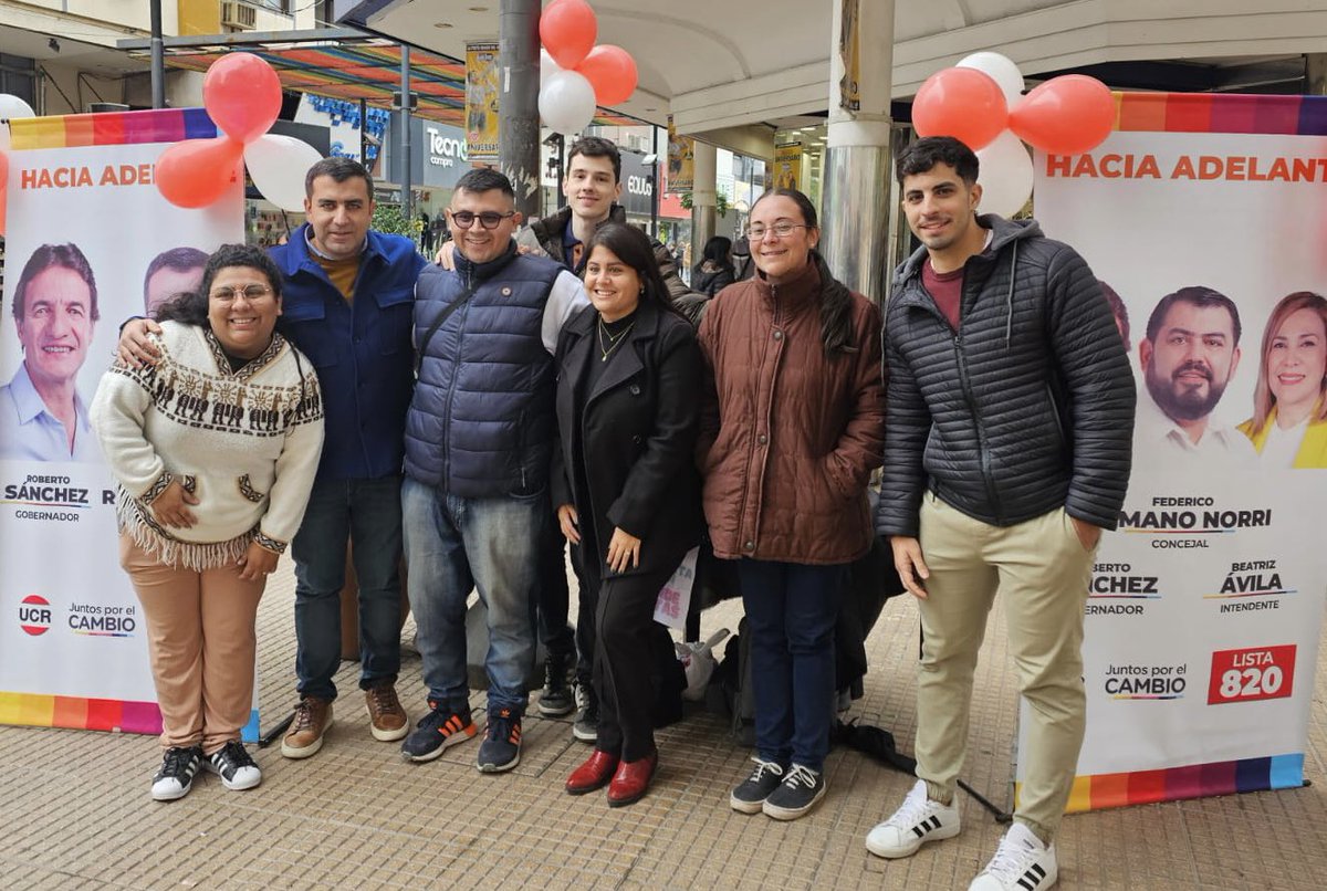 ARomanoNorri's tweet photo. Recibimos la visita de @mauriciomacri en Tucumán.

En su recorrido por la peatonal de la ciudad, se acercó a saludar en el stand donde difundimos a diario nuestra propuesta.

#JxC #Lista820 https://t.co/h07XJBlADz