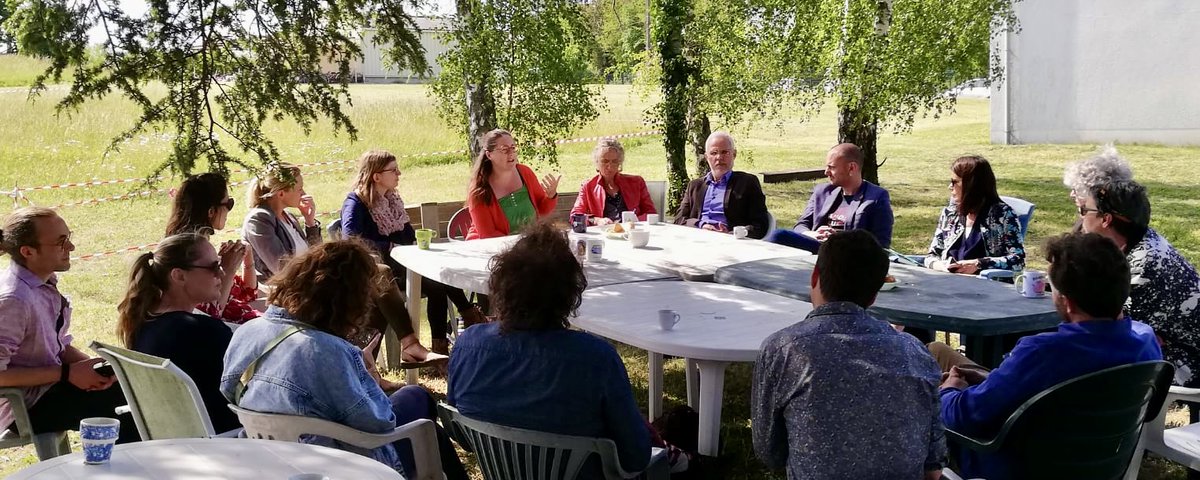 #TransitionÉcologique ✅
🔄 La <a href="/RCValdeLoire/">Région Centre-Val de Loire</a> soutient l'économie circulaire et la prévention des #déchets : aujourd'hui, <a href="/LaRessourceAAA/">LaRessourceAAA</a> à #Orléans a reçu la visite du VP <a href="/godet_jeremie/">Jérémie Godet 🌻🍉</a> pour évoquer le développement des #recycleries et #ressourceries dans le #CentreValdeLoire 📈