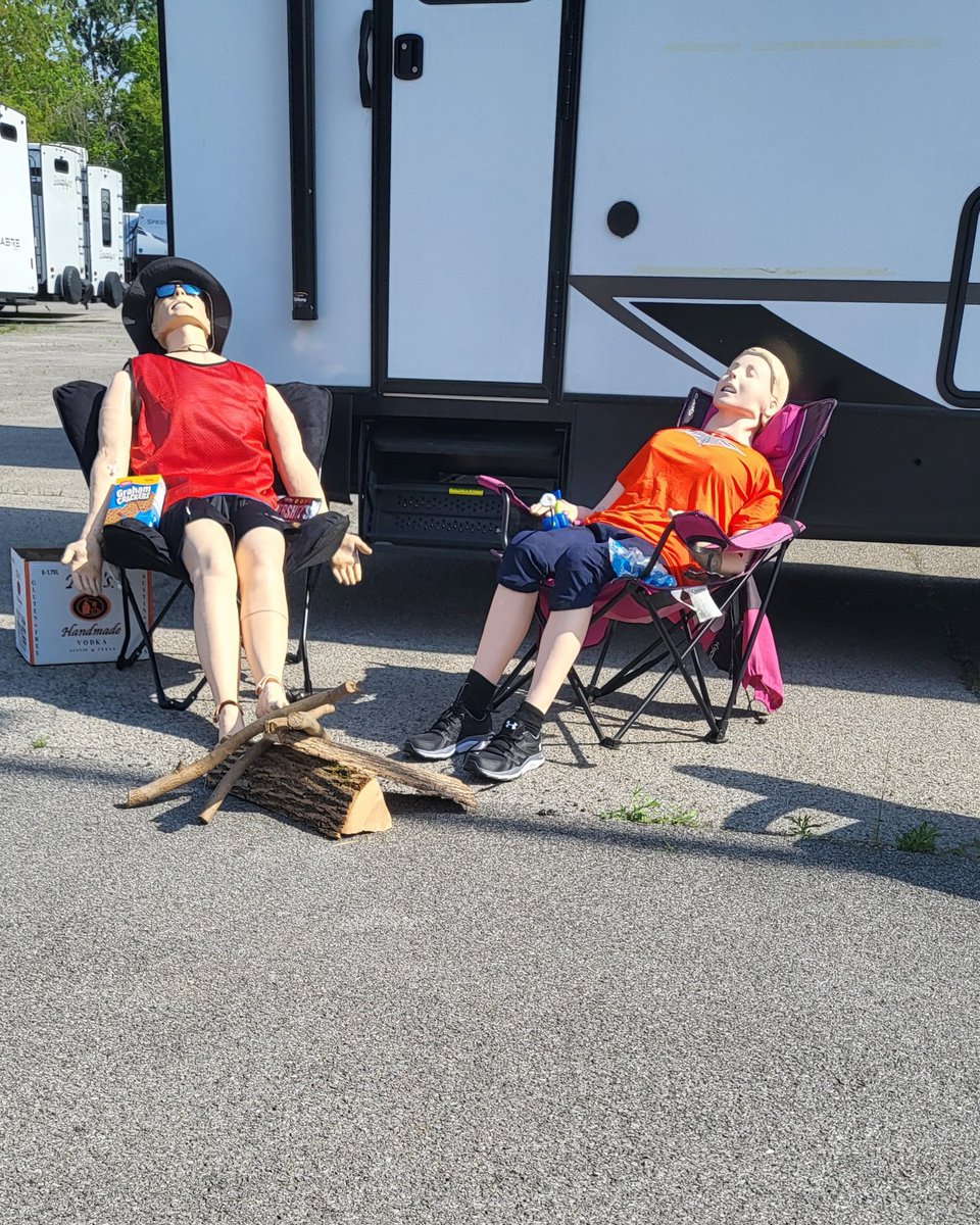 The Manny's are taking an extra long weekend before our travel chaos starts at the end of this week! Don't forget to take your own breaks - May is #nationalmentalhealthawarenessmonth so it's the perfect time to recharge &amp; take care of yourself! #SMCexperiences #MemorialDay