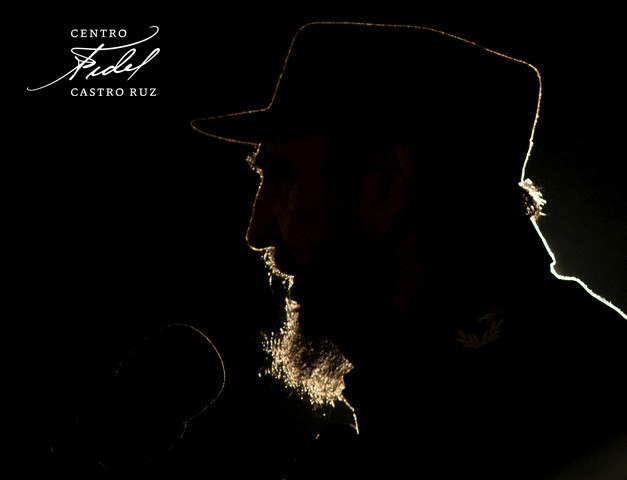 #Fidel:"Este no es un país que posea millones de hombres sobre las armas, no es un país que posea armas termonucleares, porque aquí nuestros cohetes son morales; y el número de millones no es lo infinito, ni el número de hombres, sino la dignidad y el decoro de este pueblo".