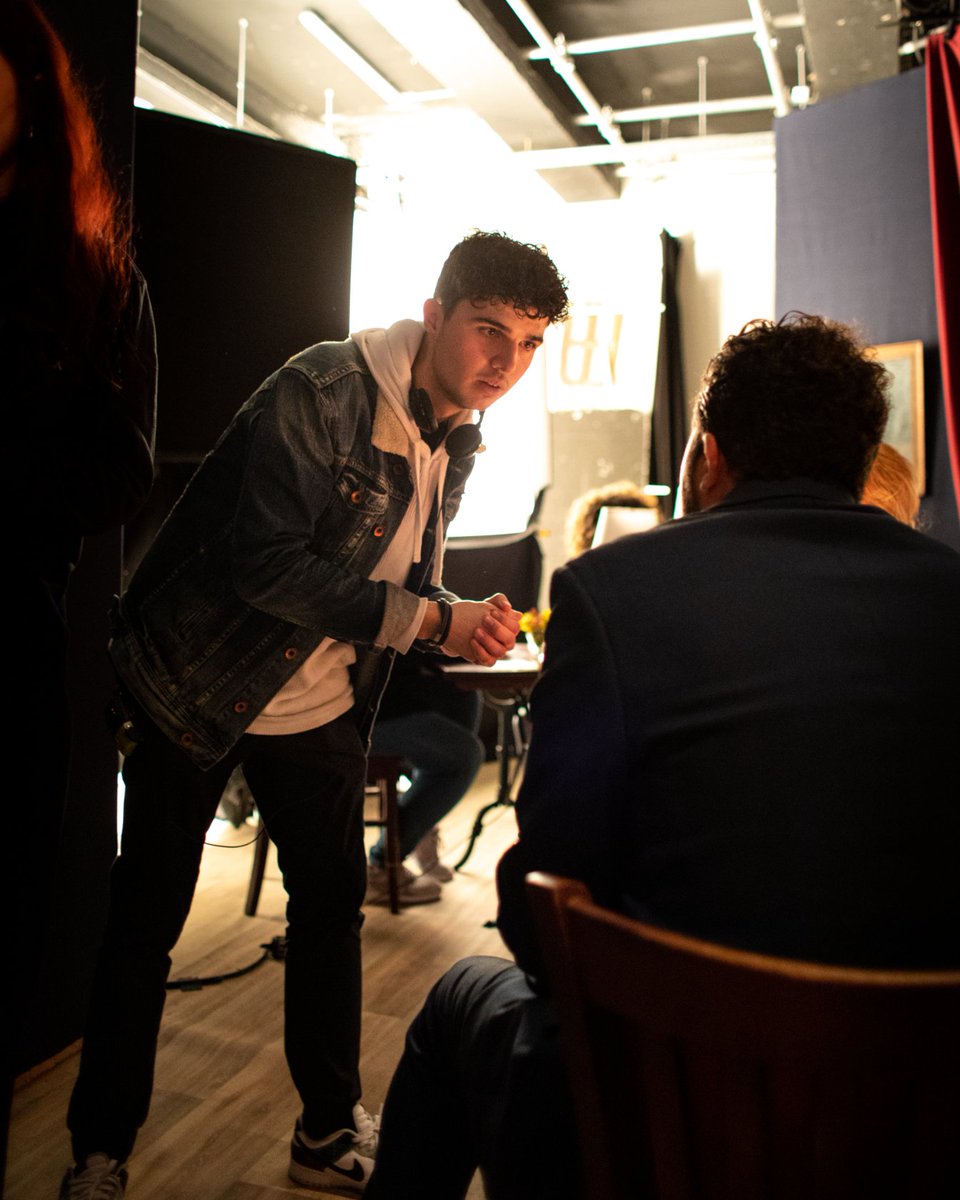 clcf_ecole's tweet photo. Tournage de "Cartes sur tables", réalisé par Loris Ferrandez, dans le cadre de la 3ème année du #CLCF https://t.co/e8i7mEEzsh